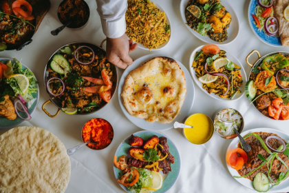 How do you choose the best Brick Lane curry houses for a group night out?