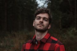 Birmingham-born Dream-Folk artist Chris Cleverley teams up with iconic Kings Heath venue ‘Cartlands Tea Rooms’, for a mystical Springtime evening