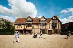 Join Shakespeare Birthplace Trust, organisations and communities from across Stratford-upon-Avon to celebrate Shakespeare’s birthday