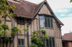 Shakespeare Birthplace Trust awarded funding from the Pilgrim Trust to support the conservation of Hall’s Croft
